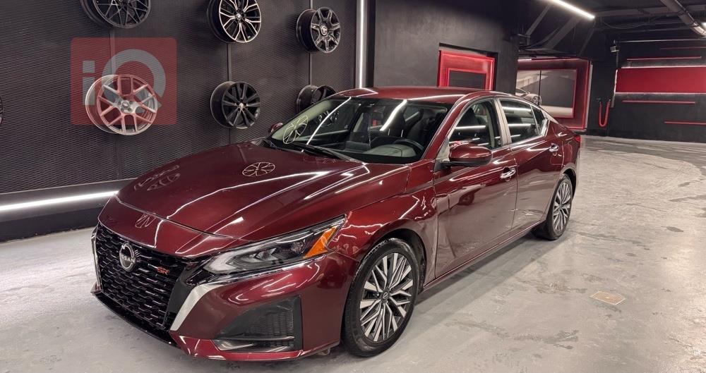 نيسان ألتيما